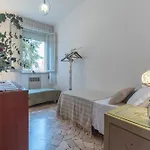 Guesthost - Where The Mountain Meets The Apartment Ferrara