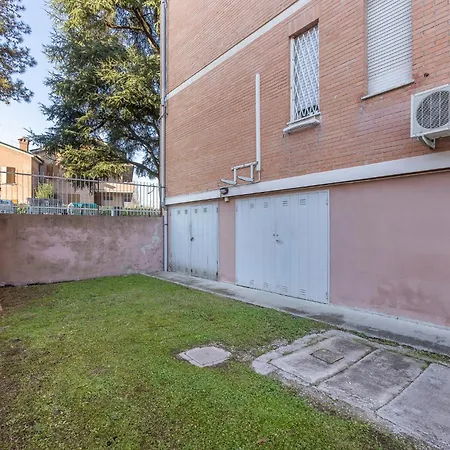 Guesthost - Where The Mountain Meets The Appartement *