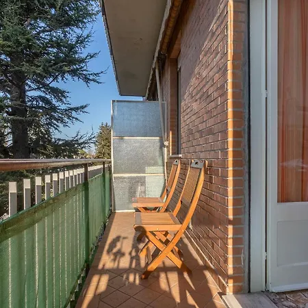 Guesthost - Where The Mountain Meets The Apartment Ferrara