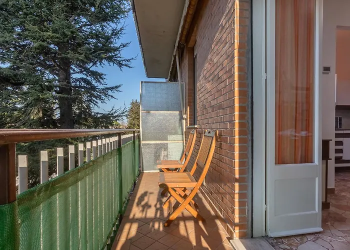 Guesthost - Where The Mountain Meets The Appartement Ferrara