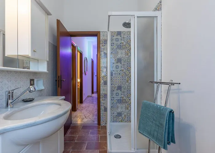 Guesthost - Where The Mountain Meets The